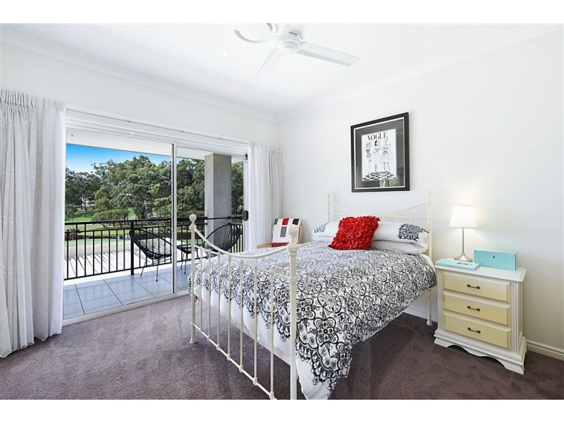 18 Canada Place, Arundel QLD 4214