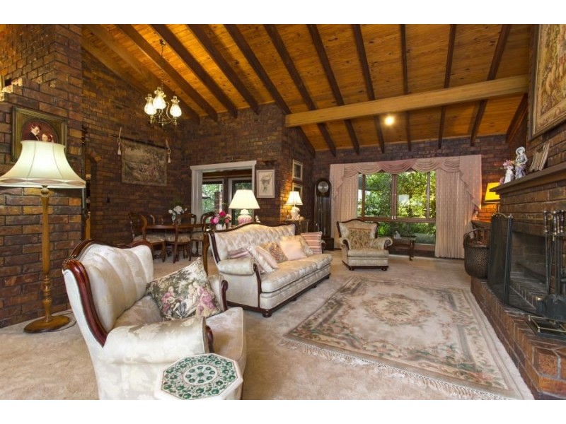 21 Nerang River Drive, Nerang QLD 4211