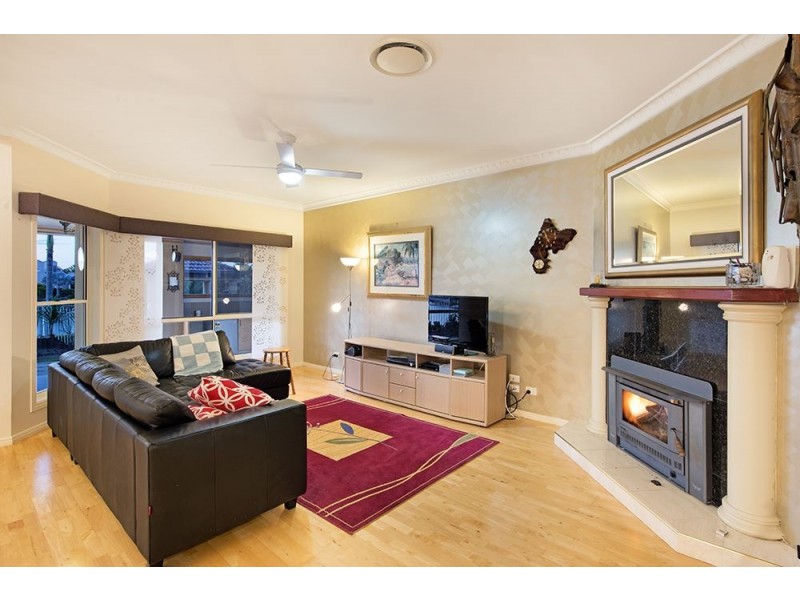 13 Karabella Court, Mermaid Waters QLD 4218