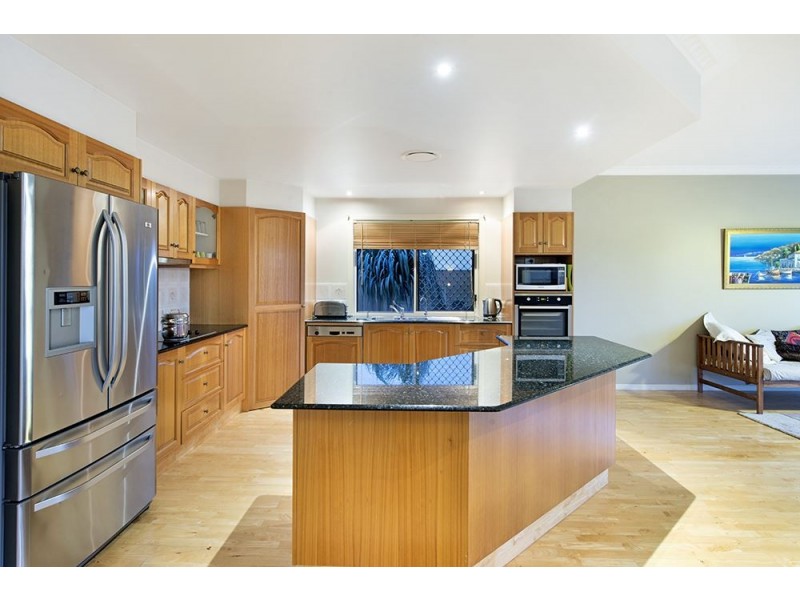 13 Karabella Court, Mermaid Waters QLD 4218