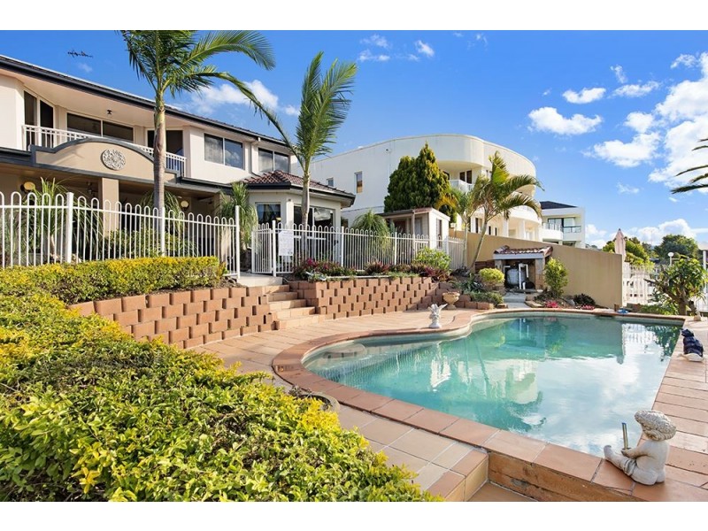 13 Karabella Court, Mermaid Waters QLD 4218