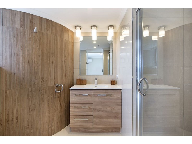 30 Laycock Street, Surfers Paradise QLD 4217