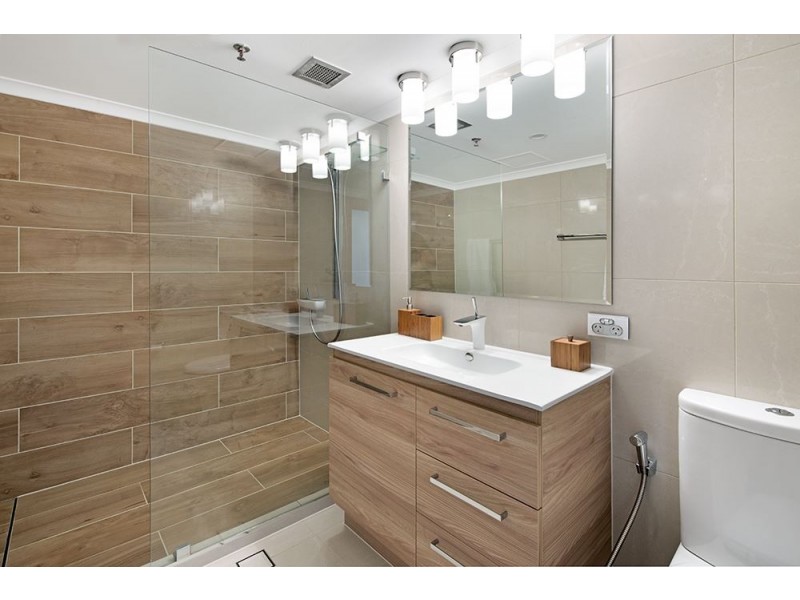 30 Laycock Street, Surfers Paradise QLD 4217