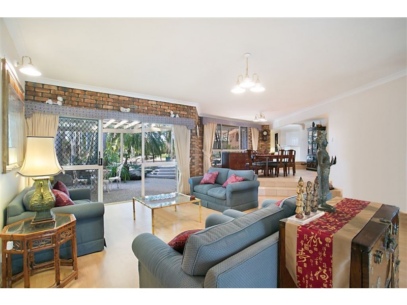 17 Firestone Court, Robina QLD 4226