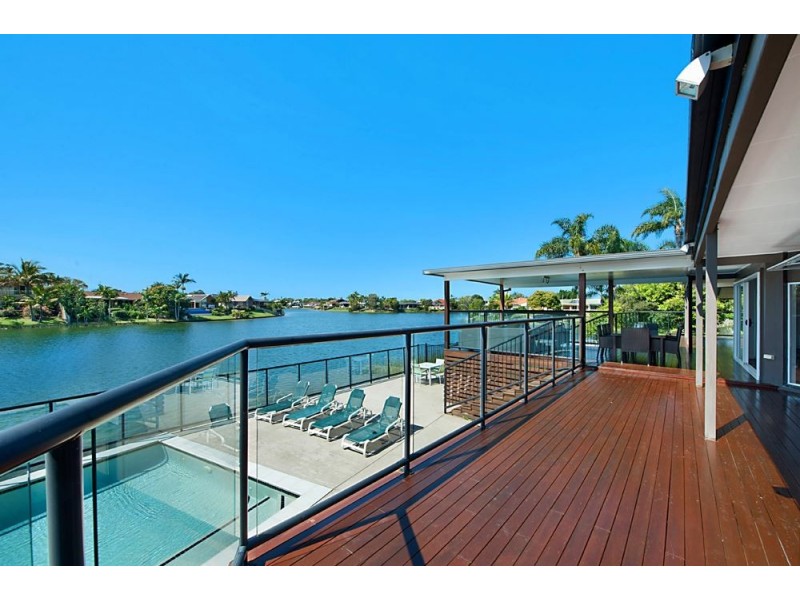26 Peninsula Court, Mermaid Waters QLD 4218