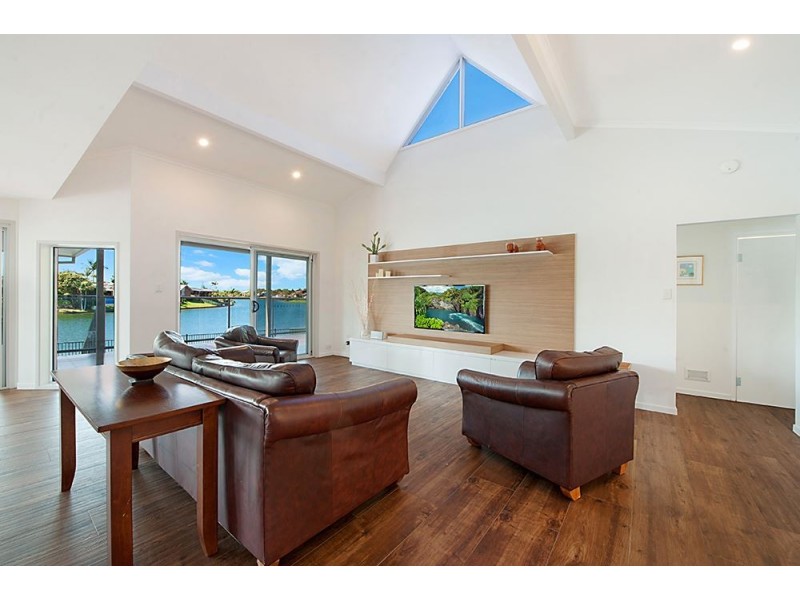 26 Peninsula Court, Mermaid Waters QLD 4218