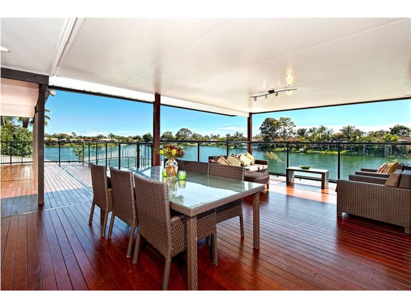 26 Peninsula Court, Mermaid Waters QLD 4218