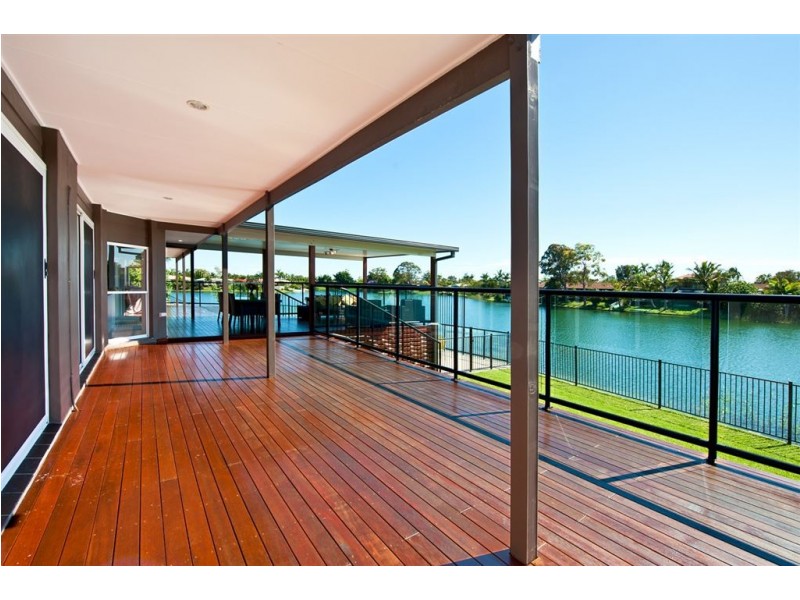 26 Peninsula Court, Mermaid Waters QLD 4218