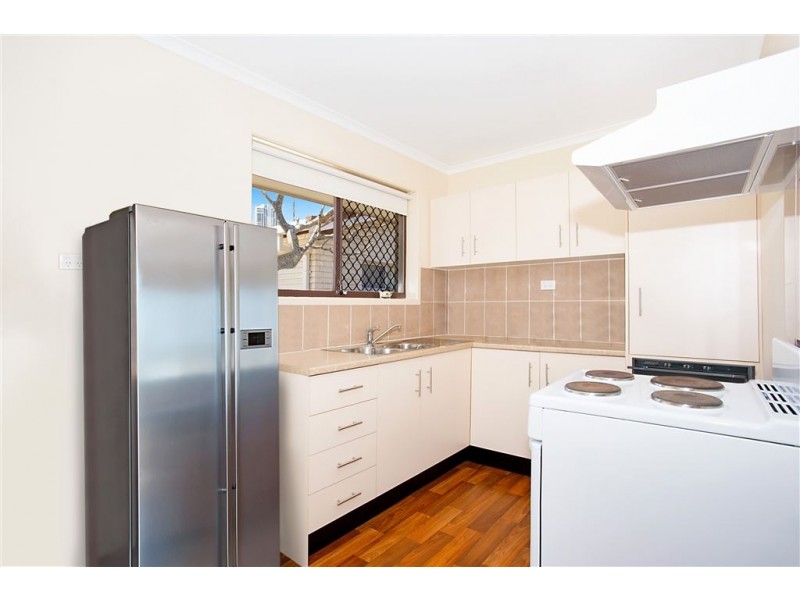 31 Thomas Drive, Surfers Paradise QLD 4217