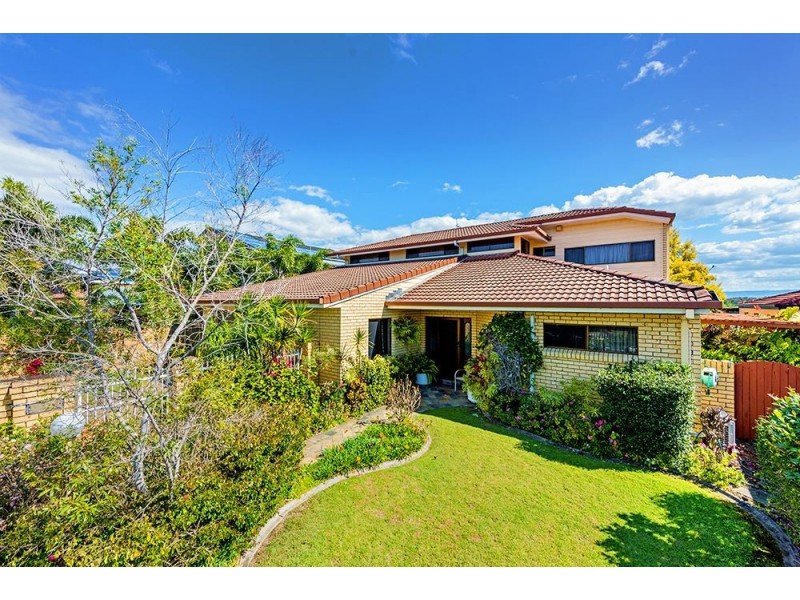 64 Tradewinds Avenue, Paradise Point QLD 4216