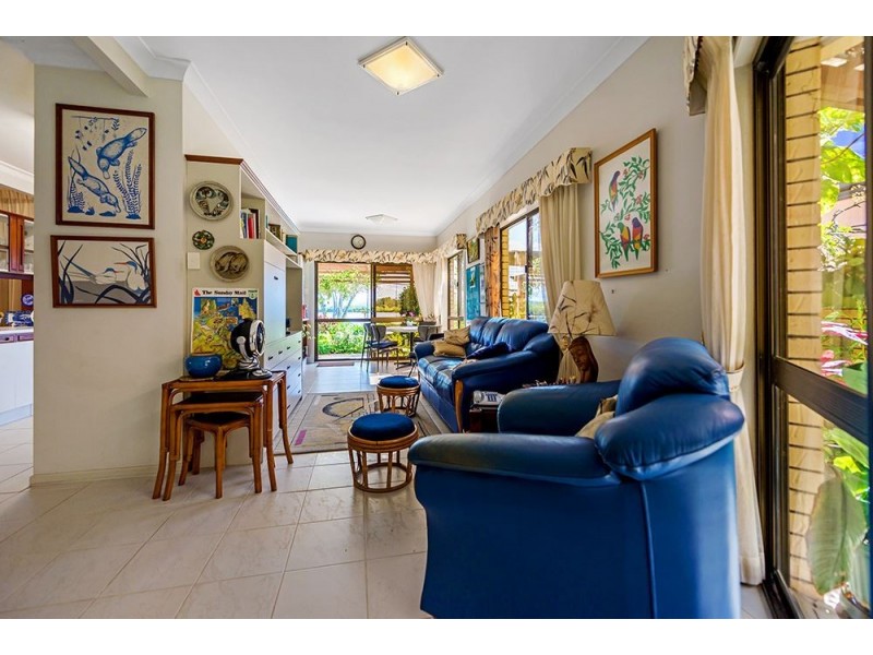 64 Tradewinds Avenue, Paradise Point QLD 4216