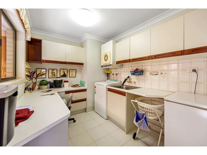 64 Tradewinds Avenue, Paradise Point QLD 4216