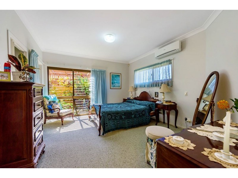64 Tradewinds Avenue, Paradise Point QLD 4216