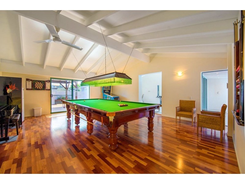 76 Salerno Street, Isle Of Capri QLD 4217