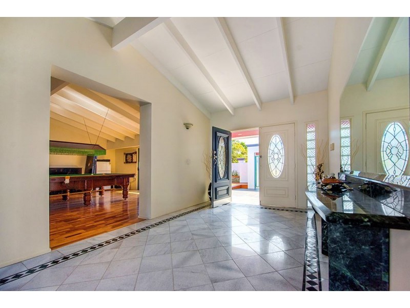 76 Salerno Street, Isle Of Capri QLD 4217