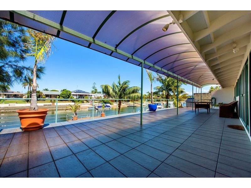 76 Salerno Street, Isle Of Capri QLD 4217