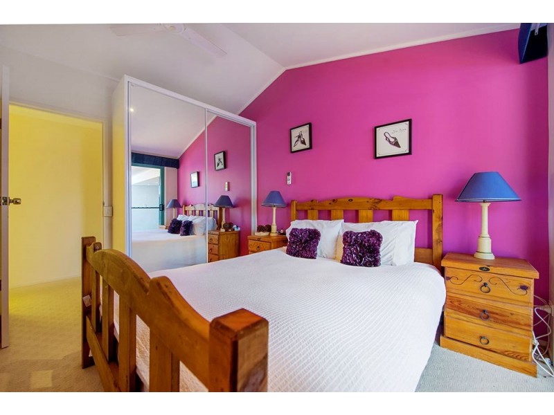 76 Salerno Street, Isle Of Capri QLD 4217