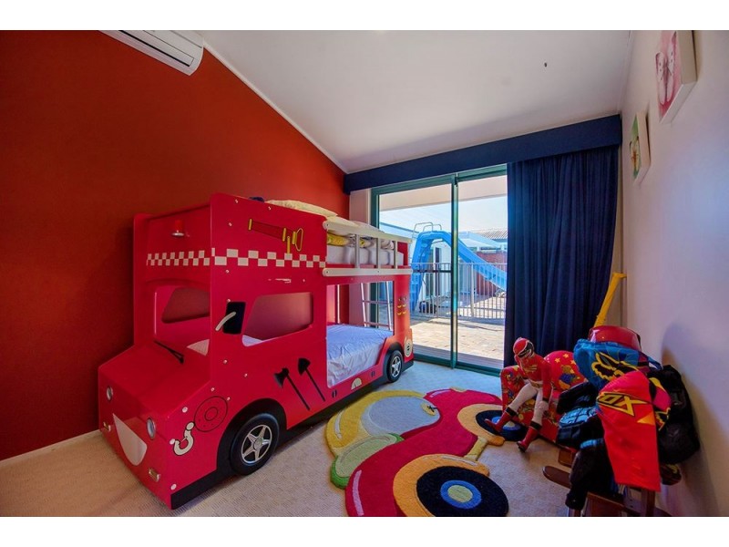 76 Salerno Street, Isle Of Capri QLD 4217