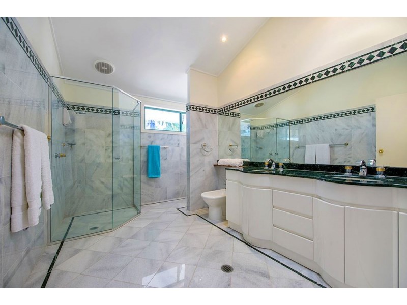76 Salerno Street, Isle Of Capri QLD 4217