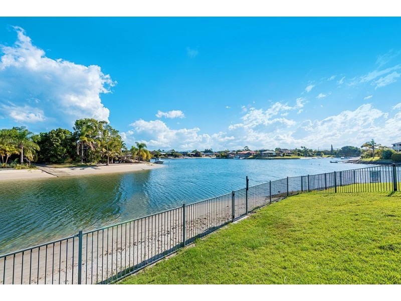 30B Bombala Street, Broadbeach Waters QLD 4218