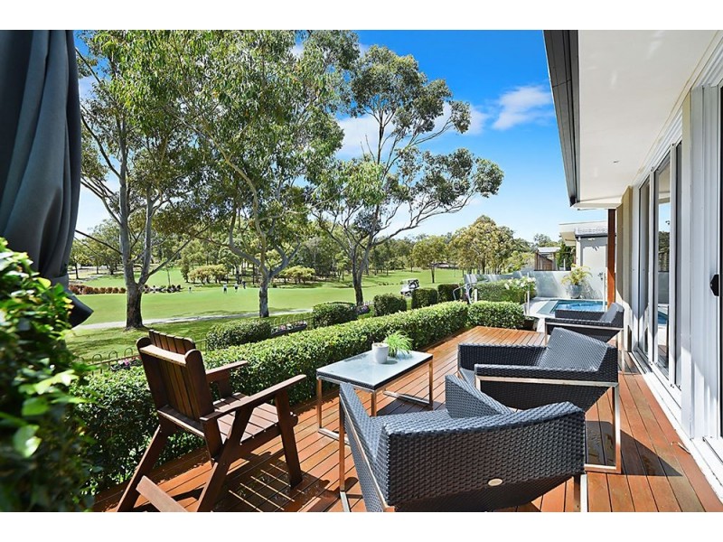 16 Canada Place, Arundel QLD 4214