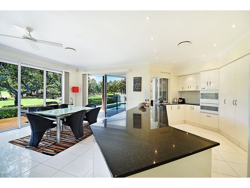 16 Canada Place, Arundel QLD 4214
