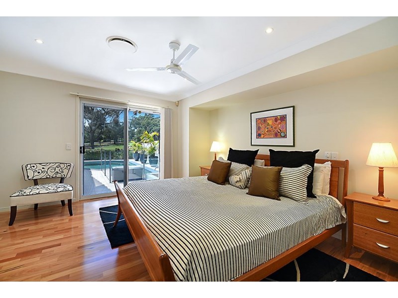 16 Canada Place, Arundel QLD 4214