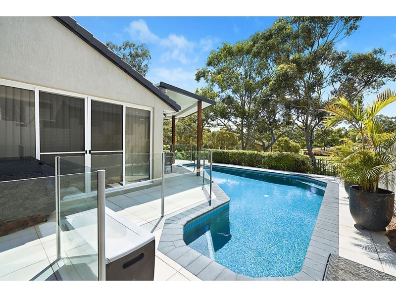 16 Canada Place, Arundel QLD 4214