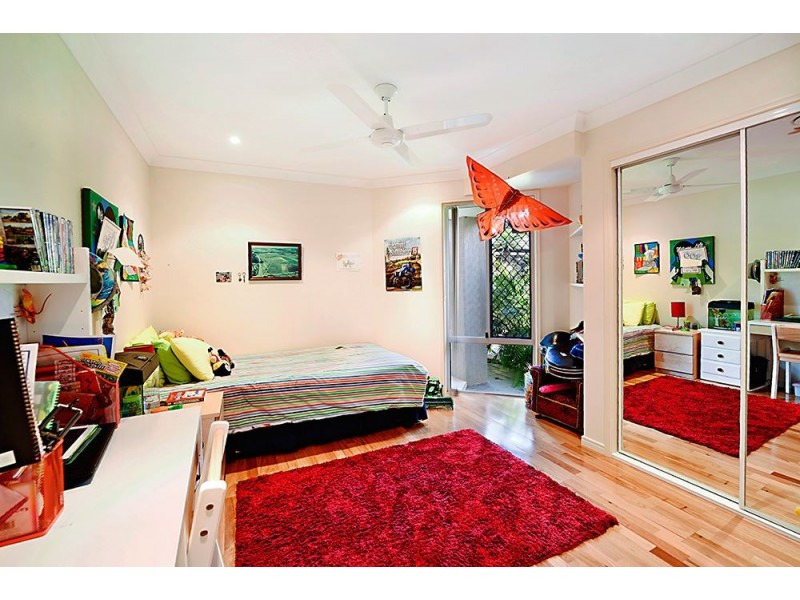 16 Canada Place, Arundel QLD 4214