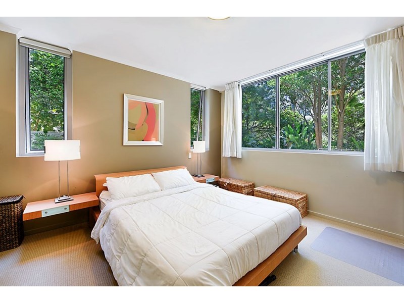 21 Cypress Avenue, Surfers Paradise QLD 4217