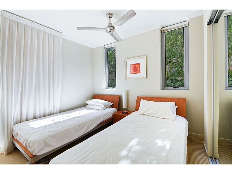 21 Cypress Avenue, Surfers Paradise QLD 4217