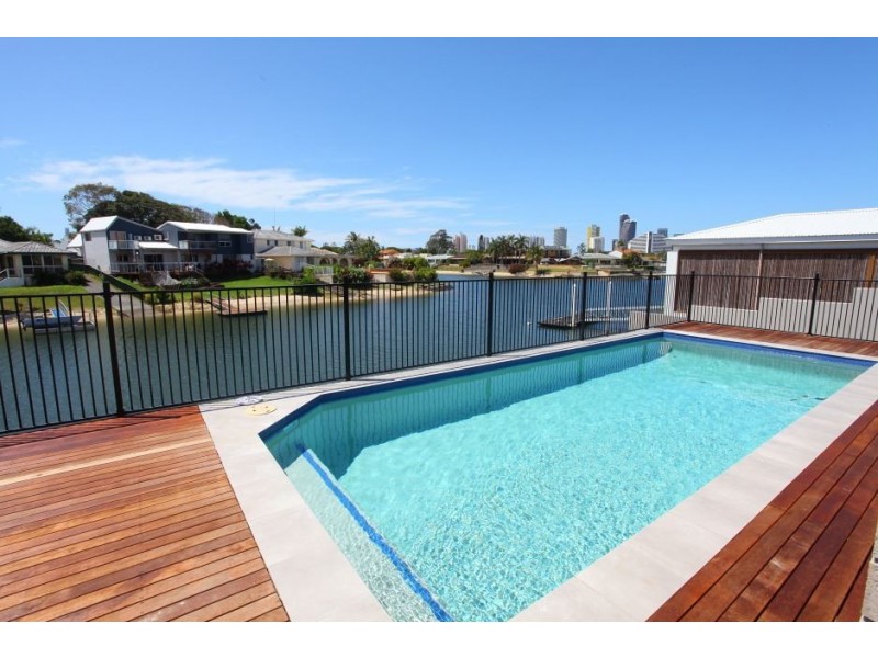 8 Seaforth Avenue, Broadbeach Waters QLD 4218