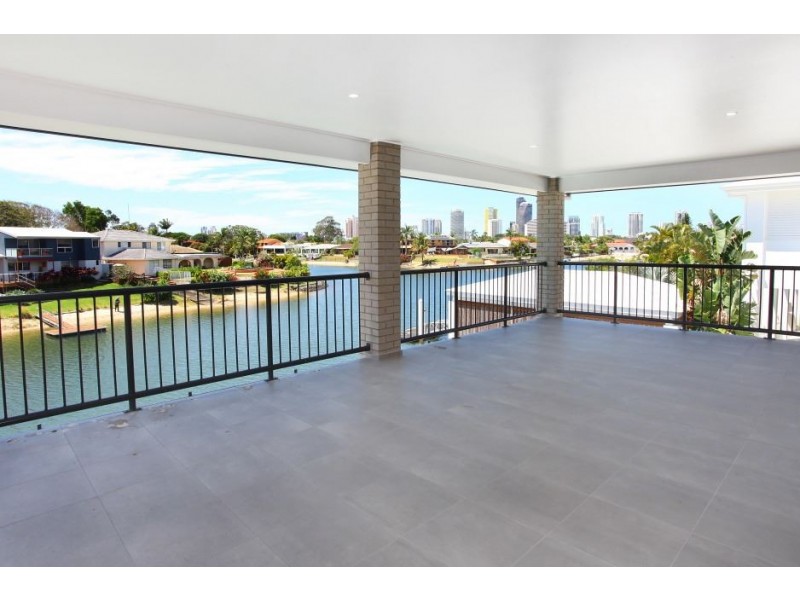 8 Seaforth Avenue, Broadbeach Waters QLD 4218