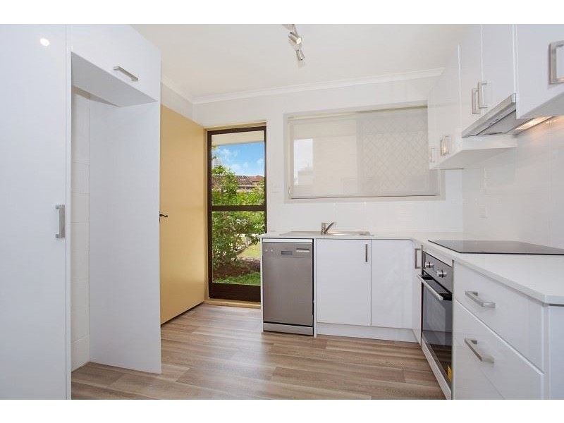 3/31 Thomas Drive, Chevron Island QLD 4217