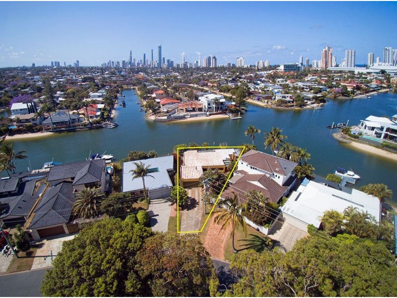 60 Clear Island Road, Broadbeach Waters QLD 4218