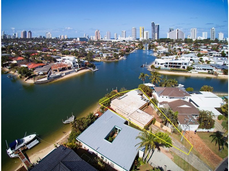 60 Clear Island Road, Broadbeach Waters QLD 4218