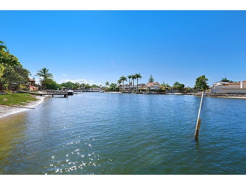 60 Clear Island Road, Broadbeach Waters QLD 4218