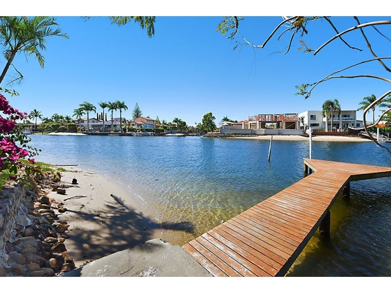 60 Clear Island Road, Broadbeach Waters QLD 4218
