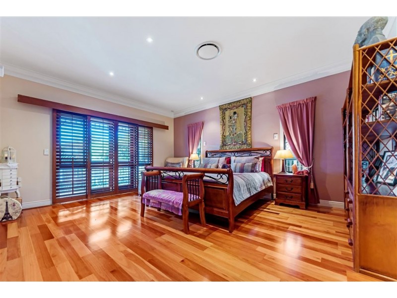 38 Whitsunday Drive, Currumbin Waters QLD 4223