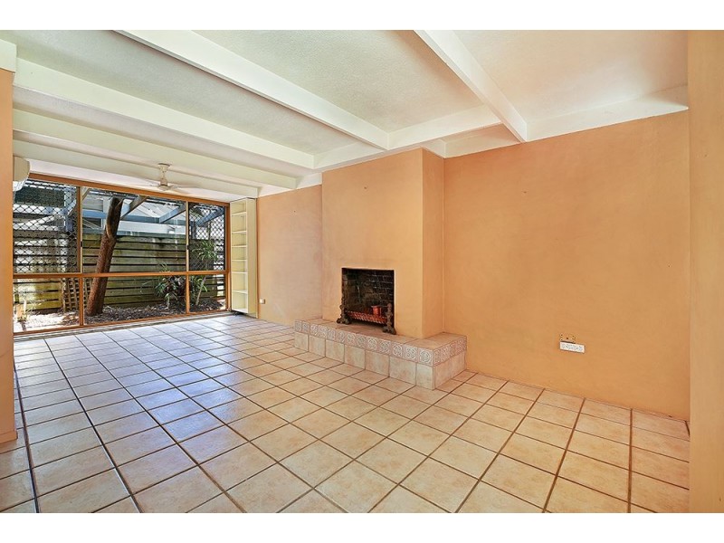 38 Allambi Avenue, Broadbeach Waters QLD 4218