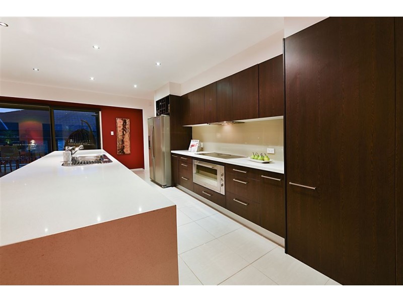 119 Arun Drive, Arundel QLD 4214
