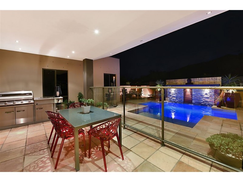 119 Arun Drive, Arundel QLD 4214