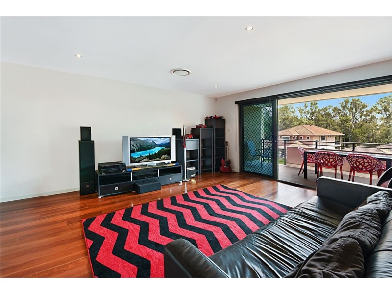 119 Arun Drive, Arundel QLD 4214