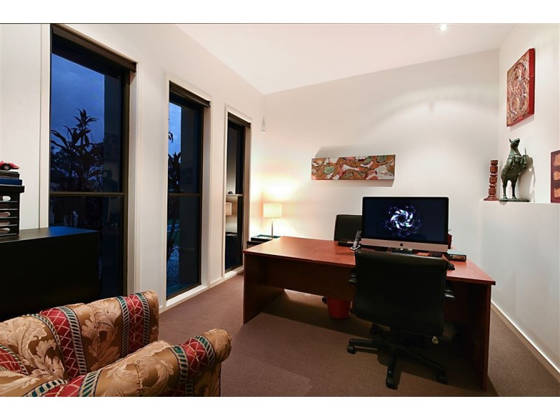 119 Arun Drive, Arundel QLD 4214