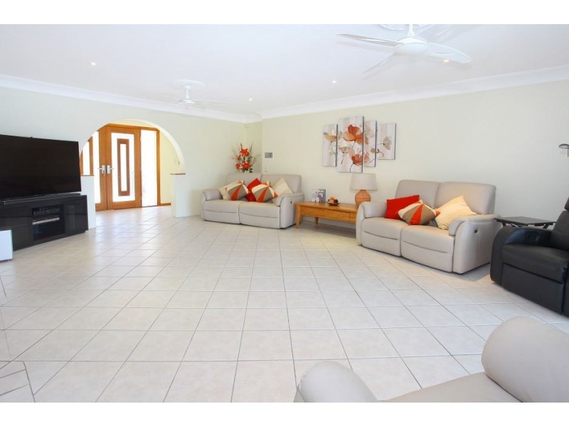 84 Manly Drive, Robina QLD 4226