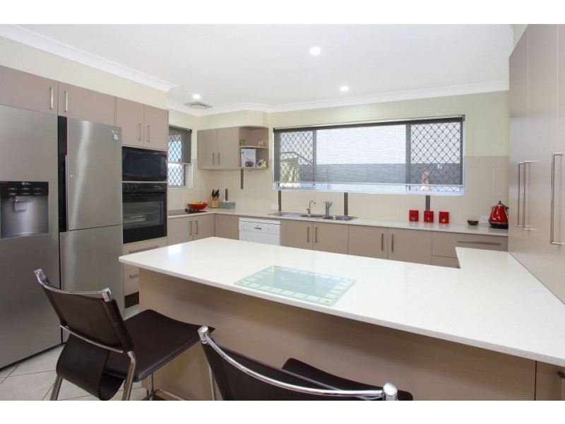 84 Manly Drive, Robina QLD 4226
