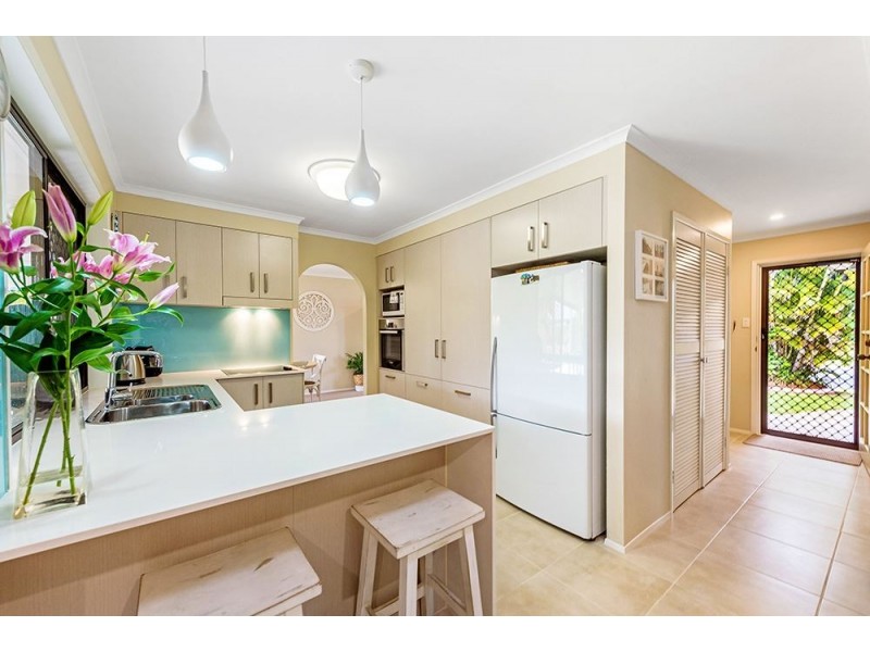 9 Wild Duck Drive, Mermaid Waters QLD 4218
