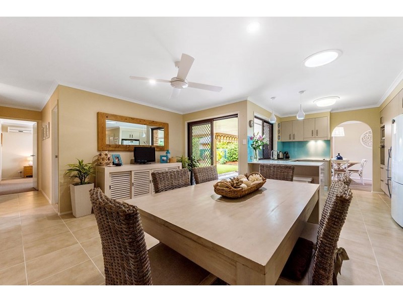 9 Wild Duck Drive, Mermaid Waters QLD 4218