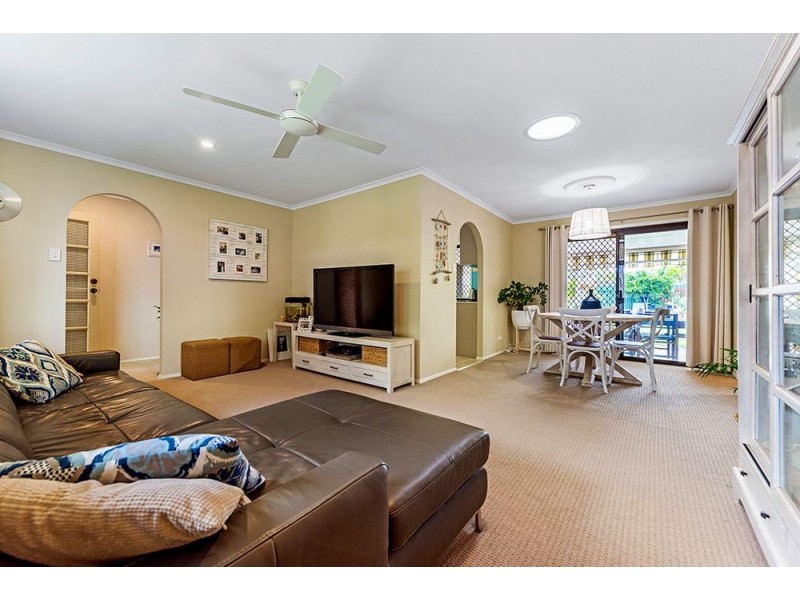 9 Wild Duck Drive, Mermaid Waters QLD 4218