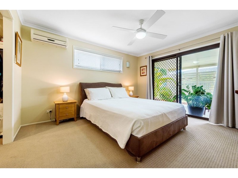 9 Wild Duck Drive, Mermaid Waters QLD 4218